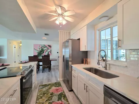Kitchen - 24 Briggs Dr, Ormond Beach, FL 32176 photo 3 of 5