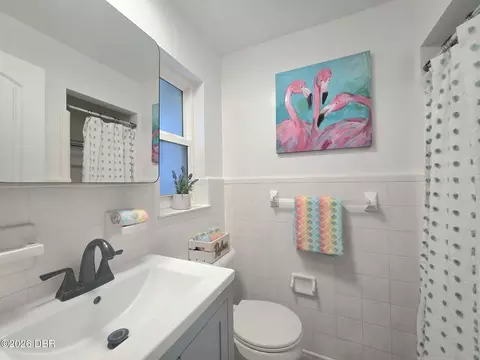 Bath - 24 Briggs Dr, Ormond Beach, FL 32176 photo 2 of 5