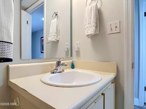 Bath - 2700 Ocean Shore Blvd, Ormond Beach, FL 32176 photo 5 of 5