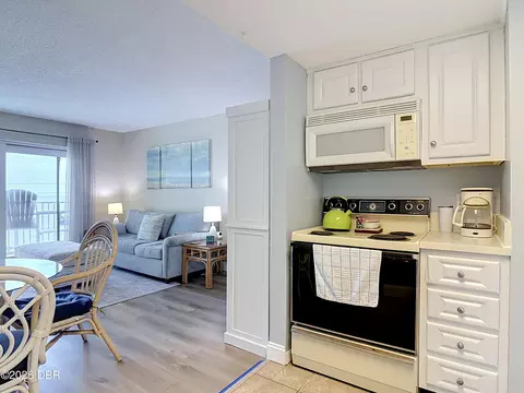 Kitchen - 2700 Ocean Shore Blvd, Ormond Beach, FL 32176 photo 5 of 5