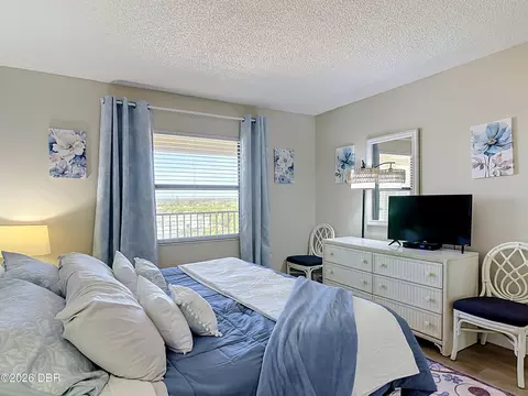 Bedroom - 2700 Ocean Shore Blvd, Ormond Beach, FL 32176 photo 1 of 7