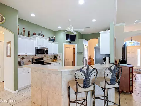 Kitchen - 4 Acanthus Cir, Ormond Beach, FL 32174 photo 9 of 9