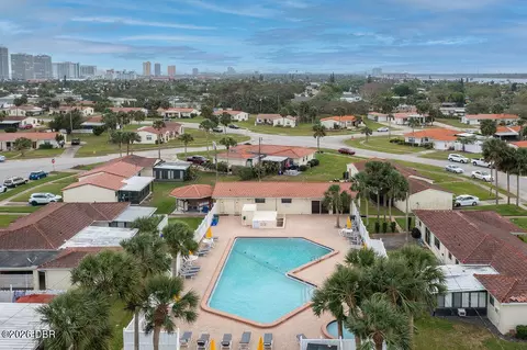 View/Area - 601 Robin Rd, Ormond Beach, FL 32176 photo 4 of 10