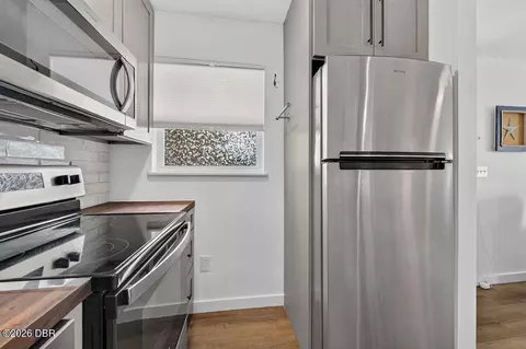 Kitchen - 601 Robin Rd, Ormond Beach, FL 32176 photo 1 of 2