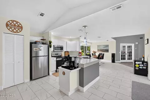 Kitchen - 34 Treetop Cir, Ormond Beach, FL 32174 photo 2 of 4