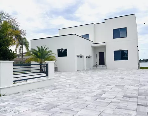 2115 N Halifax Ave, Daytona Beach, FL 32118