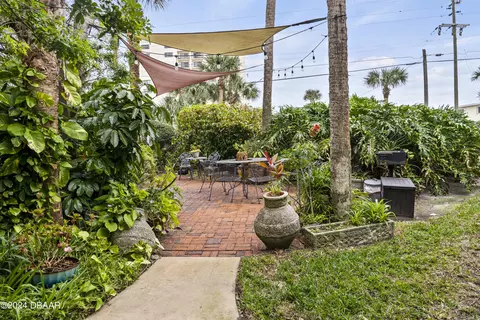 Exterior - 1510 Ocean Shore Blvd, Ormond Beach, FL 32176 photo 5 of 8