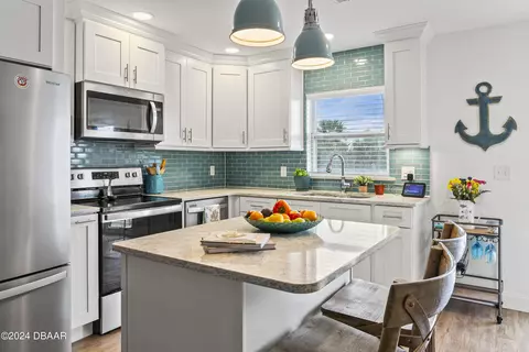 Kitchen - 1510 Ocean Shore Blvd, Ormond Beach, FL 32176 photo 2 of 8