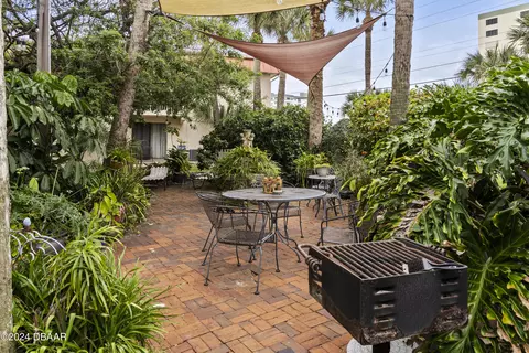 Exterior - 1510 Ocean Shore Blvd, Ormond Beach, FL 32176 photo 2 of 8