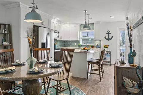 Dining - 1510 Ocean Shore Blvd, Ormond Beach, FL 32176 photo 2 of 3