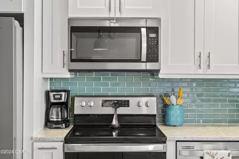 Kitchen - 1510 Ocean Shore Blvd, Ormond Beach, FL 32176 photo 5 of 8