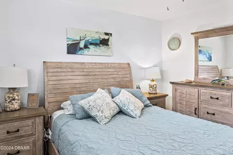 Bedroom - 1510 Ocean Shore Blvd, Ormond Beach, FL 32176 photo 4 of 7