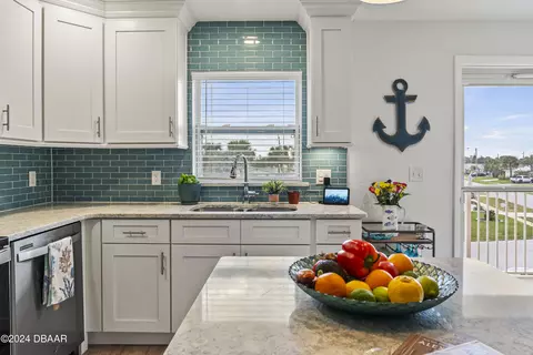 Kitchen - 1510 Ocean Shore Blvd, Ormond Beach, FL 32176 photo 8 of 8