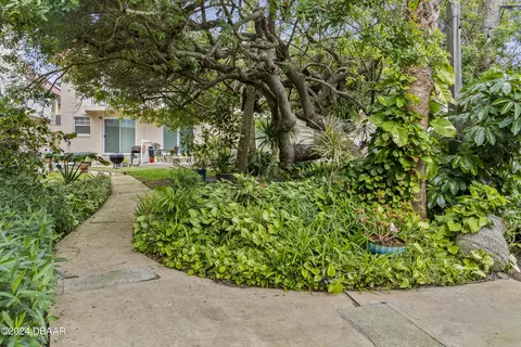 Exterior - 1510 Ocean Shore Blvd, Ormond Beach, FL 32176 photo 3 of 8