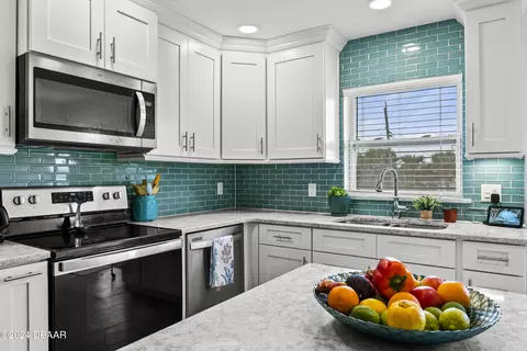 Kitchen - 1510 Ocean Shore Blvd, Ormond Beach, FL 32176 photo 7 of 8