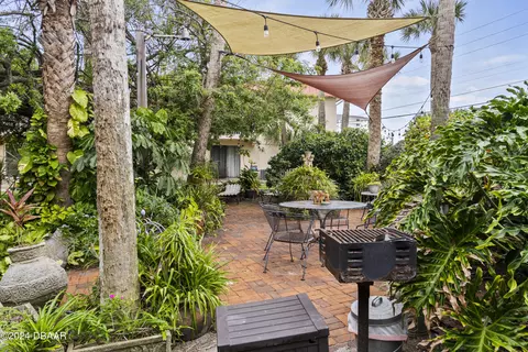 Exterior - 1510 Ocean Shore Blvd, Ormond Beach, FL 32176 photo 4 of 8