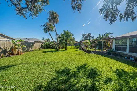 Exterior - 25 Laughing Gull Ln, Edgewater, FL 32141 photo 10 of 15