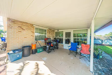 Exterior - 25 Laughing Gull Ln, Edgewater, FL 32141 photo 12 of 15