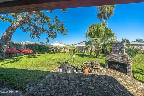Exterior - 25 Laughing Gull Ln, Edgewater, FL 32141 photo 13 of 15