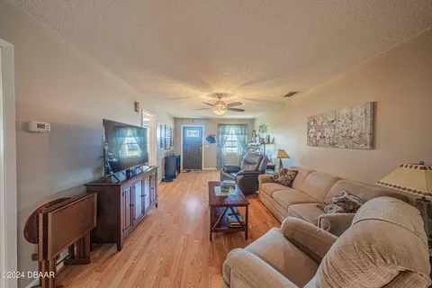 Living - 25 Laughing Gull Ln, Edgewater, FL 32141 photo 1 of 1