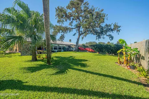 Exterior - 25 Laughing Gull Ln, Edgewater, FL 32141 photo 8 of 15