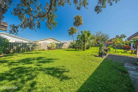 Exterior - 25 Laughing Gull Ln, Edgewater, FL 32141 photo 6 of 15
