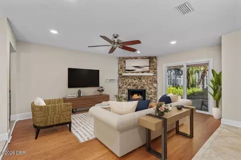Living - 222 Pine Cone Trl, Ormond Beach, FL 32174 photo 2 of 8