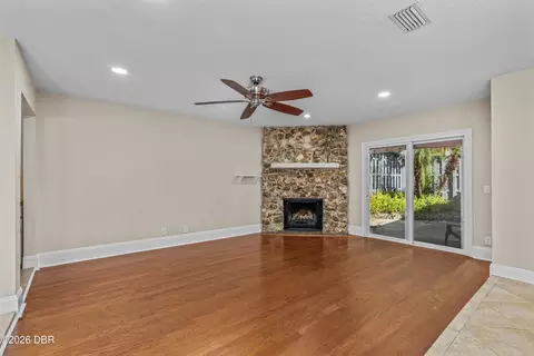 Living - 222 Pine Cone Trl, Ormond Beach, FL 32174 photo 3 of 8