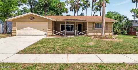 105 Wimbledon Ct, Port Orange, FL 32127