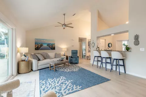Living - 9 Sea Gull Dr, Ormond Beach, FL 32176 photo 3 of 4