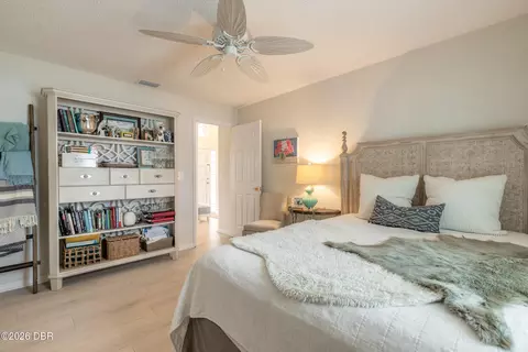 Bedroom - 9 Sea Gull Dr, Ormond Beach, FL 32176 photo 4 of 4