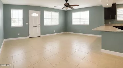 Living - 11 Oakview Cir, Ormond Beach, FL 32176 photo 2 of 2