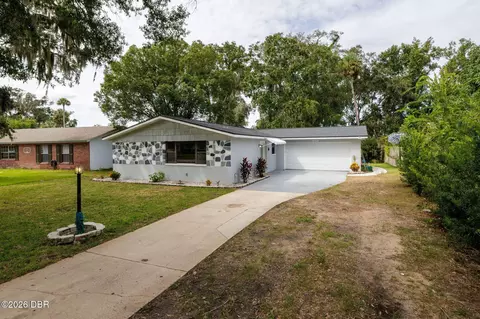 624 Dixie Ln, South Daytona, FL 32119