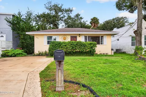 265 Lexington Dr, Daytona Beach, FL 32114