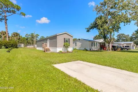 1086 Green Acres Cir N, South Daytona, FL 32119