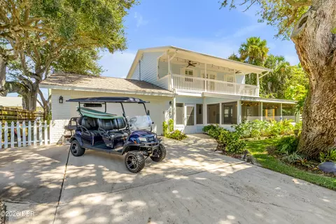 7 Oak Tree Dr, New Smyrna Beach, FL 32169