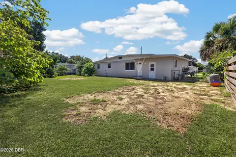 Exterior - 319 Mcintosh Rd, Ormond Beach, FL 32174 photo 3 of 5