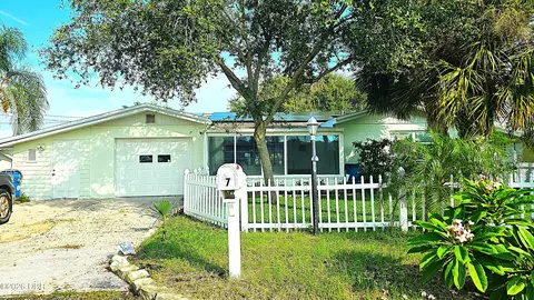 7 Venetian Cir, Port Orange, FL 32127