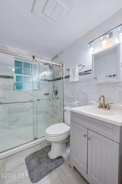 Bath - 300 Alice St, Edgewater, FL 32132 photo 1 of 1