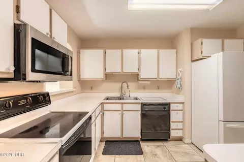 Kitchen - 34 Cardinal Dr, Ormond Beach, FL 32176 photo 1 of 2
