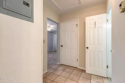 Entry Way - 34 Cardinal Dr, Ormond Beach, FL 32176 photo 2 of 2