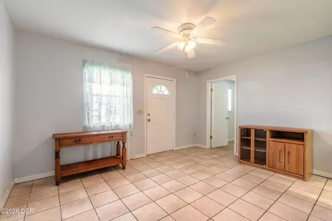 Living - 34 Cardinal Dr, Ormond Beach, FL 32176 photo 3 of 5