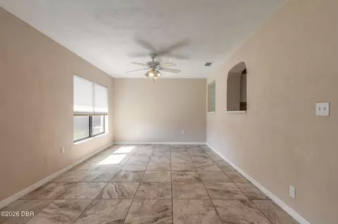 Living - 34 Cardinal Dr, Ormond Beach, FL 32176 photo 4 of 5
