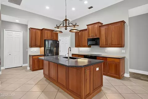Kitchen - 971 Stone Lake Dr, Ormond Beach, FL 32174 photo 5 of 7