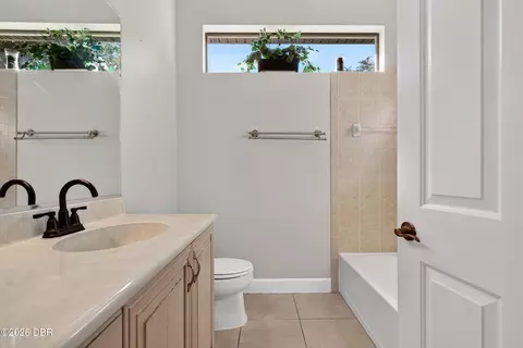 Bath - 971 Stone Lake Dr, Ormond Beach, FL 32174 photo 2 of 12