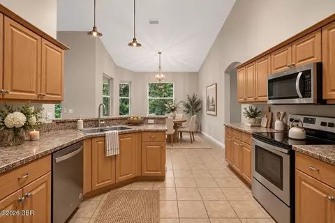 Kitchen - 86 Saddlers Run, Ormond Beach, FL 32174 photo 5 of 8