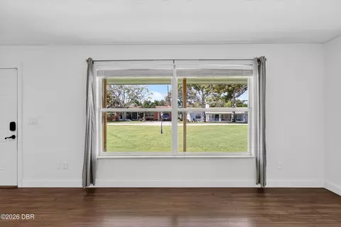 Living - 87 Seton Trl, Ormond Beach, FL 32176 photo 5 of 11