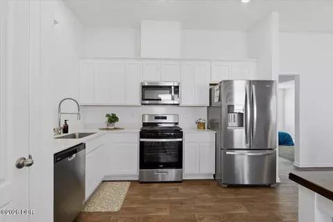Kitchen - 80 Bogey Pl, Bunnell, FL 32110 photo 4 of 5