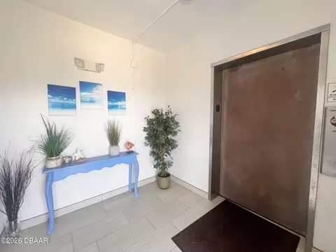 Entry Way - 2294 Ocean Shore Blvd, Ormond Beach, FL 32176 photo 2 of 2
