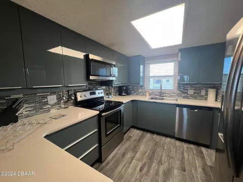 Kitchen - 2294 Ocean Shore Blvd, Ormond Beach, FL 32176 photo 1 of 6